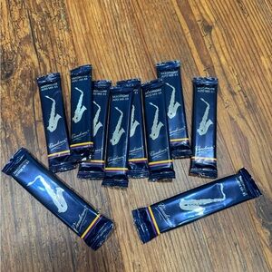 Vandoren Classic alto sax reeds(8-count) and tenor sax reeds(2-count)
